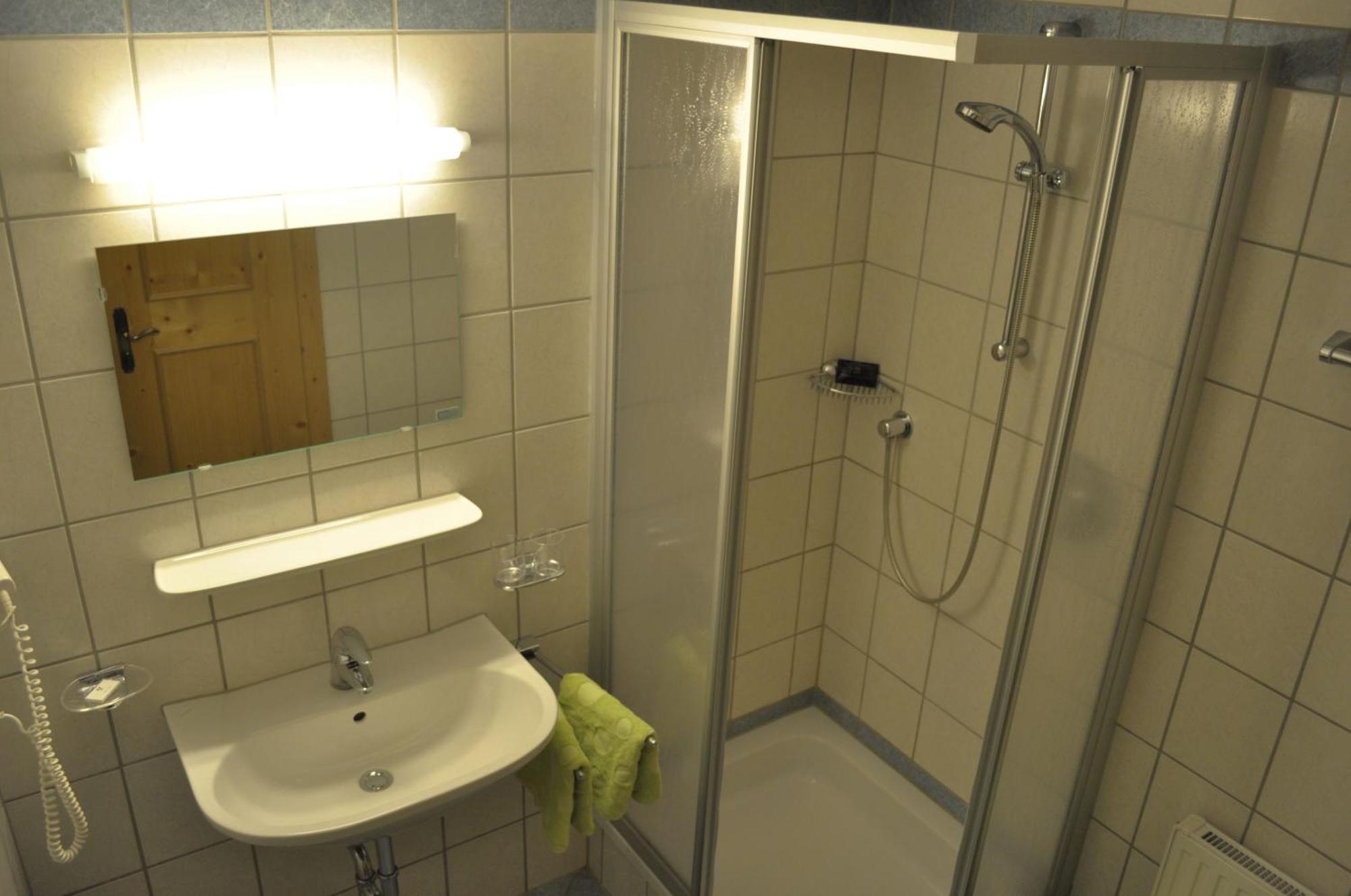 Garni Bergwelt 3* See